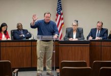 Resident Raises Concerns About Public Comment Rules at Loudoun County Meeting
